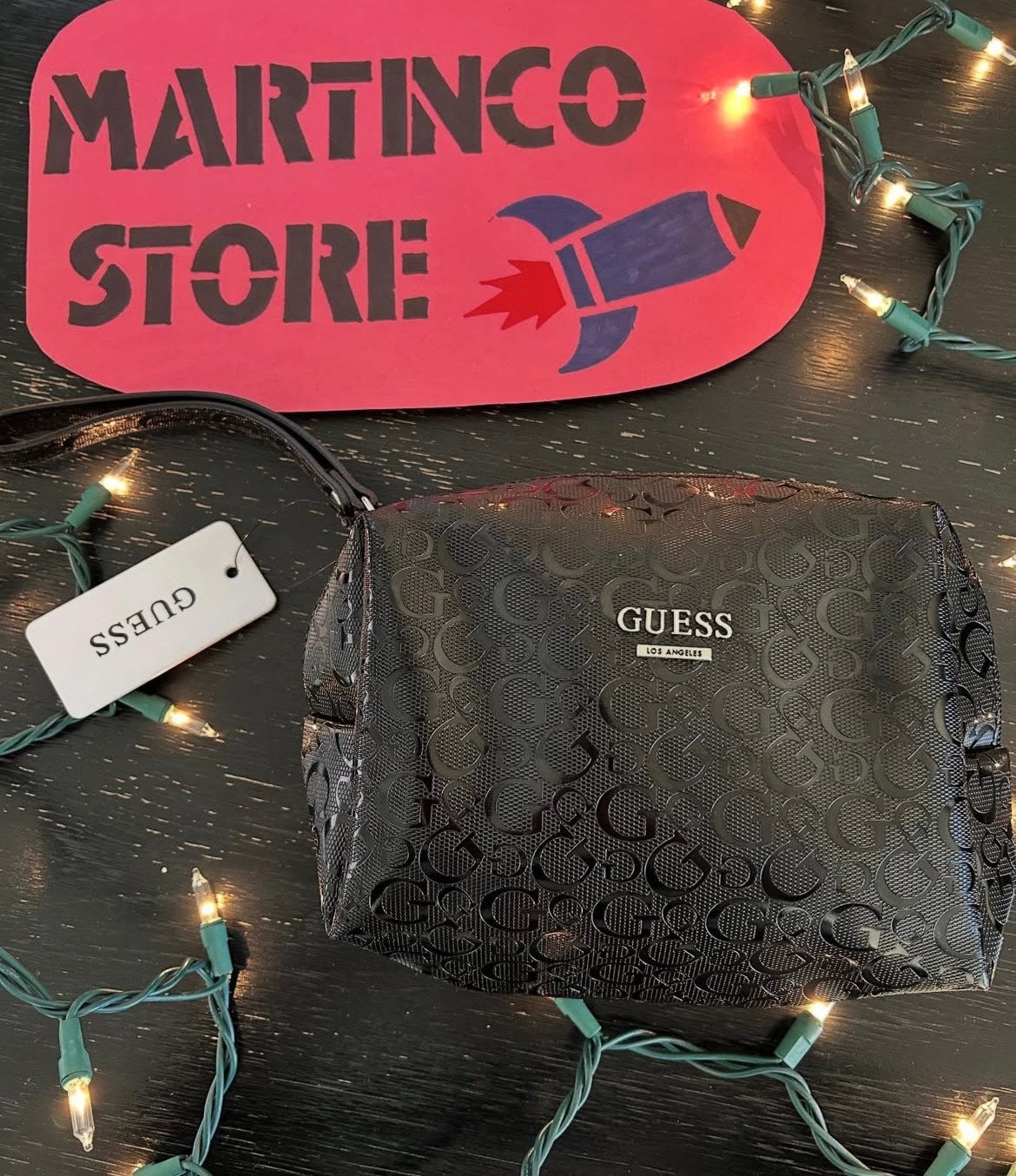 🖤 Estuche de Maquillaje Guess Mujer – Negro y Elegante