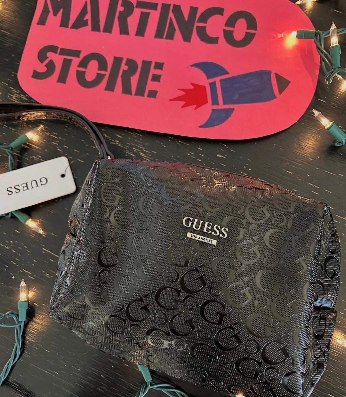 🖤 Estuche de Maquillaje Guess Mujer – Negro y Elegante